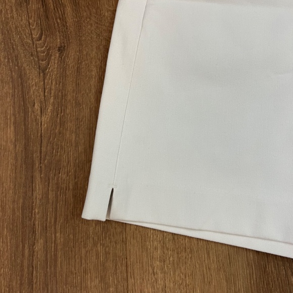 NEW Spanx On the Go Ultimate Opacity Classic White Shorts - Picture 4 of 13